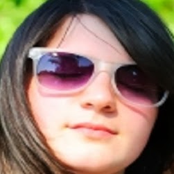 Anna Robinson Photo 15