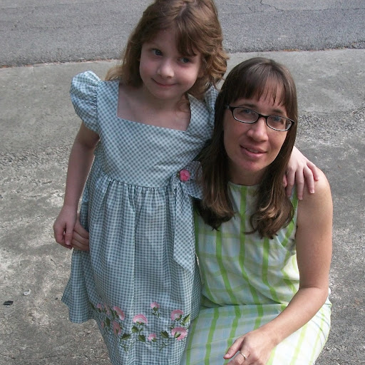 Kelly Cross Photo 26