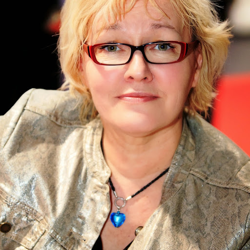 Anne Adams Photo 23