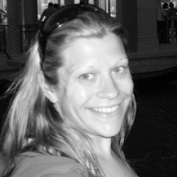 Laura Payne Photo 16