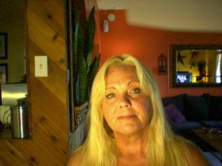 Linda Bowker Photo 5