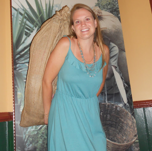 Elizabeth Day Photo 24