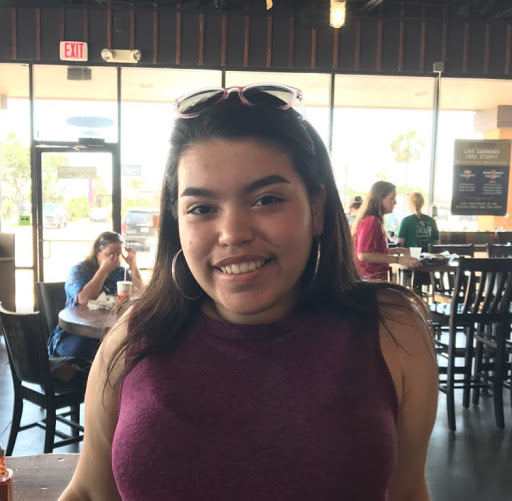 Julia Mendoza Photo 30