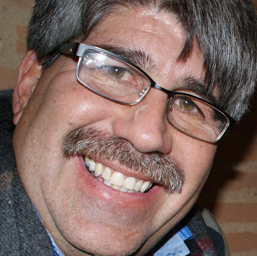 Eric Gonzalez Photo 23