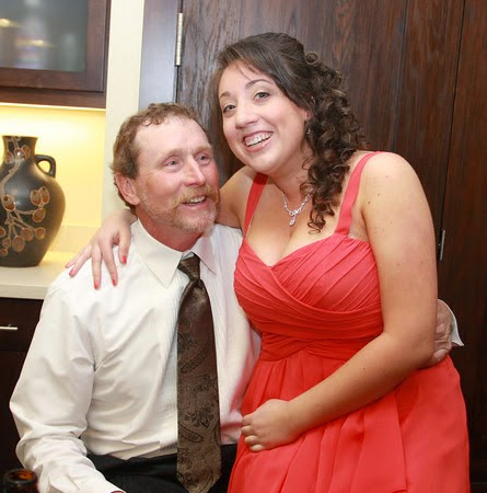 Amy Leach Photo 26