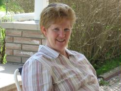 Linda Fisher Photo 38