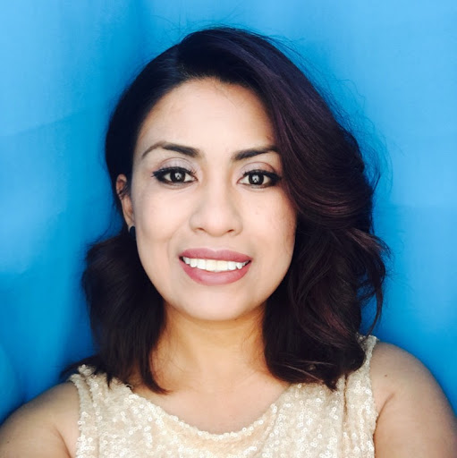 Yesenia Castellanos Photo 19