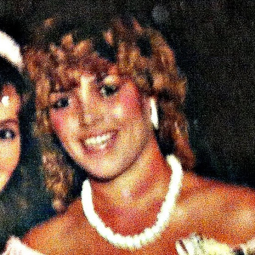 Laura Roth Photo 31