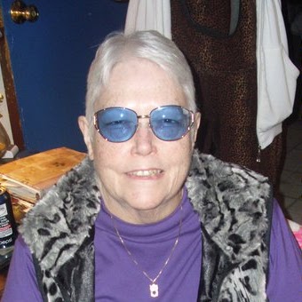 Linda Leary Photo 31