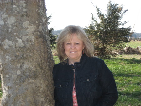 Julie Bennett Photo 33