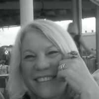 Elizabeth Horn Photo 37