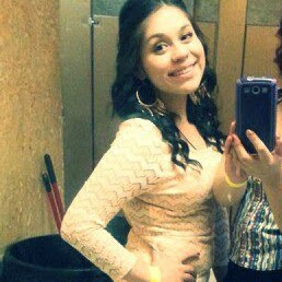 Elizabeth Rosas Photo 27