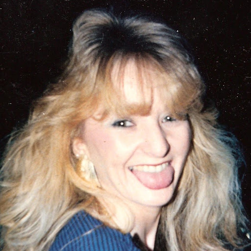 Karen Rose Photo 36