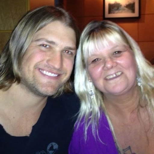 Karen Bonelli Photo 7