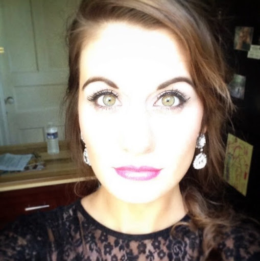 Sarah Perry Photo 23