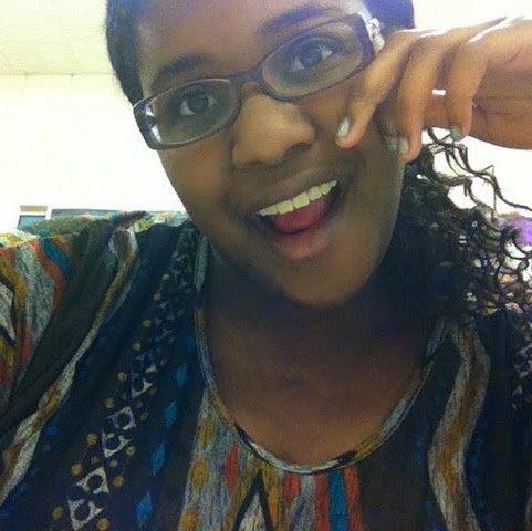 Simone Adams Photo 32