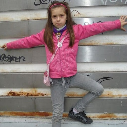 Laura Andrade Photo 35