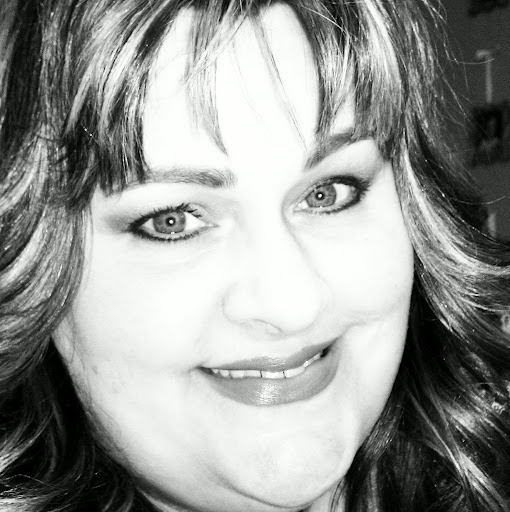 Angela Cummings Photo 17