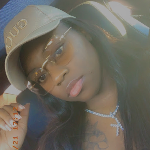 Kayla Bell Photo 27