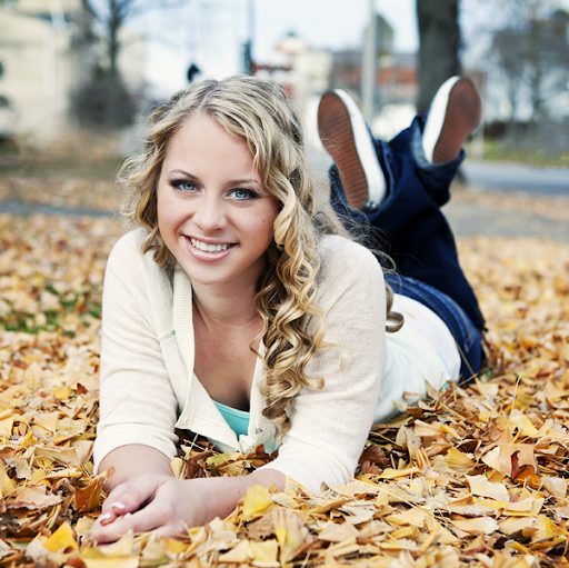 Emily Daniel Photo 10