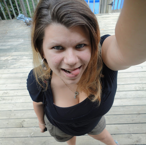 Tiffany Bennett Photo 23