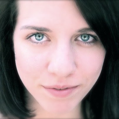 Annie Flynn Photo 17