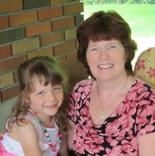 Joan Moore Photo 40