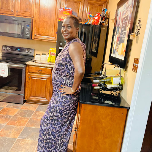 Yvette Green Photo 22