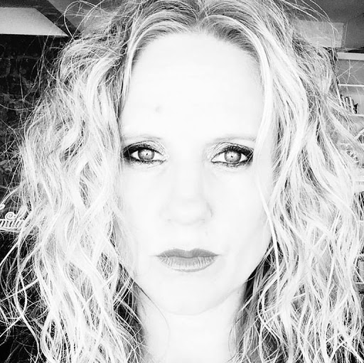 Kari Newsom Photo 2