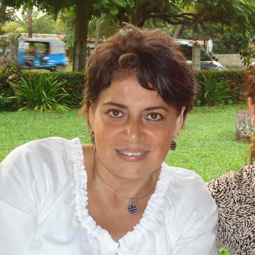Indira Vega Photo 11