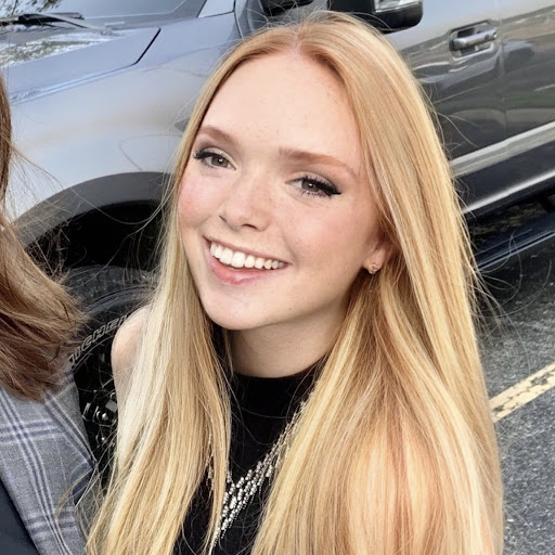Hannah Williams Photo 27