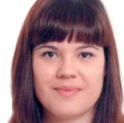 Laura Pomares Photo 9