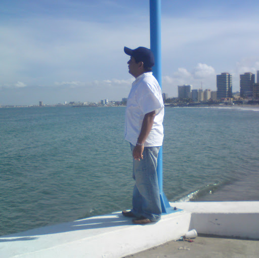 Ricardo Flores Photo 53