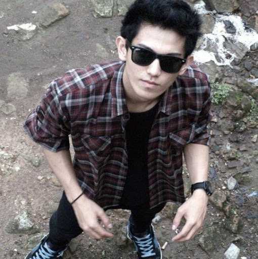 Brian Moya Photo 20