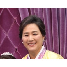 Susie Cho Photo 17