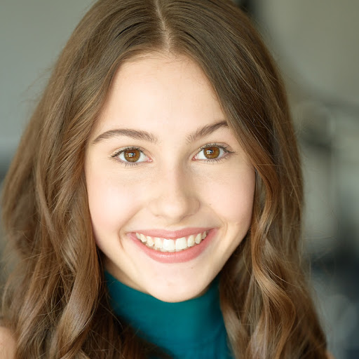 Molly Lutosky Photo 4