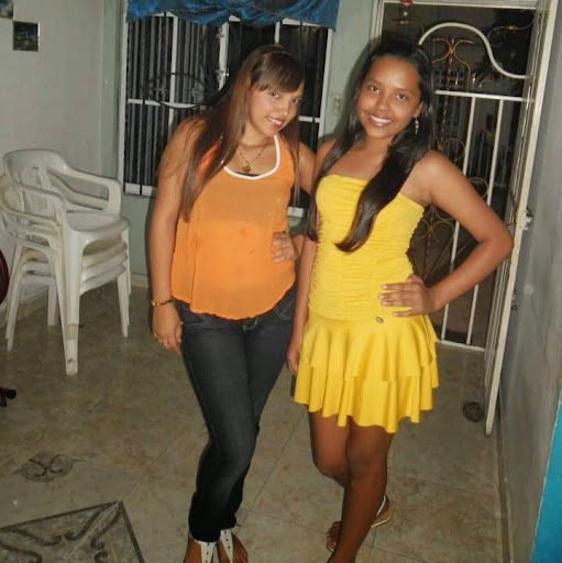 Sharon Gomez Photo 29