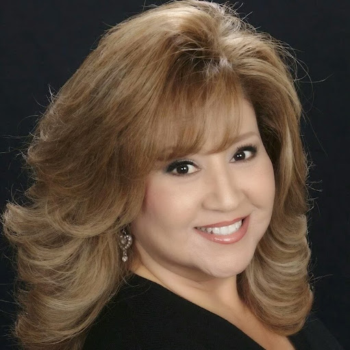 Michelle Flores Photo 38