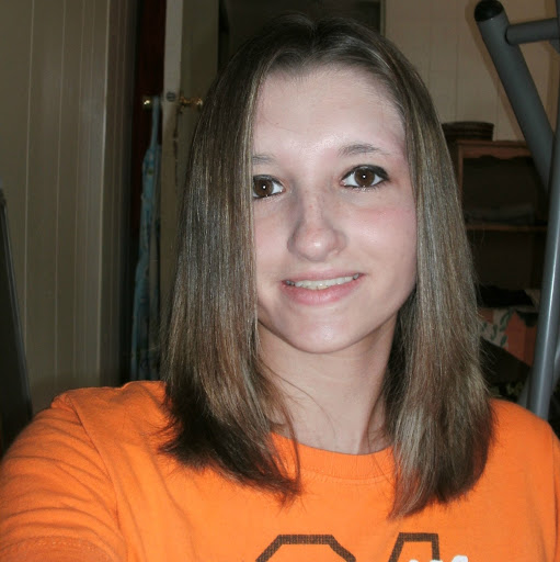 Amber Sheaves Photo 7