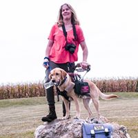 Alison Brady Photo 17