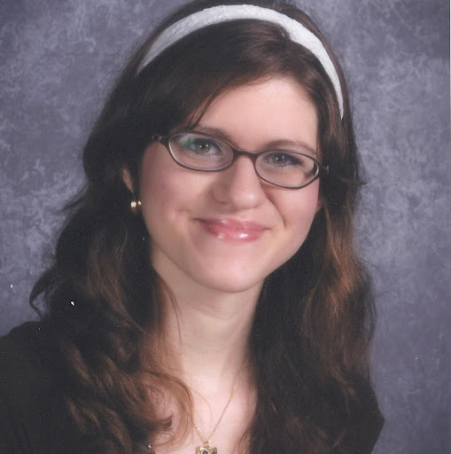 Emily Clark Photo 39