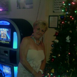 Linda Singleton Photo 33