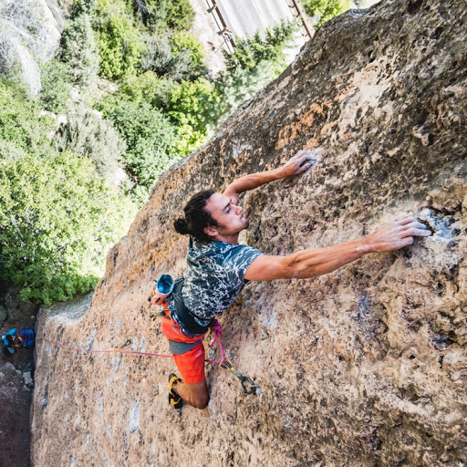 Aaron Ramirez Photo 29
