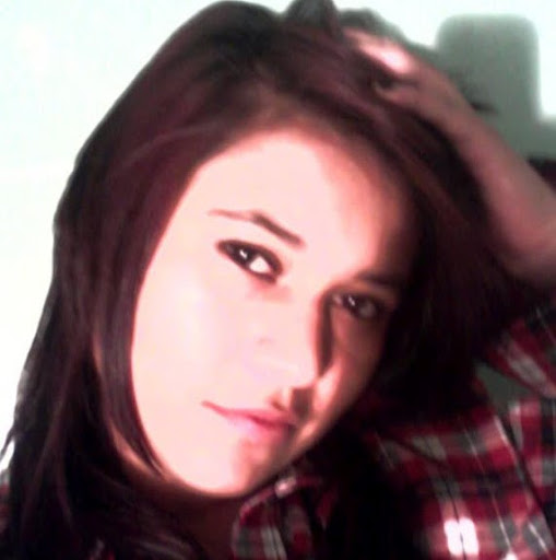 Gina Bernal Photo 15