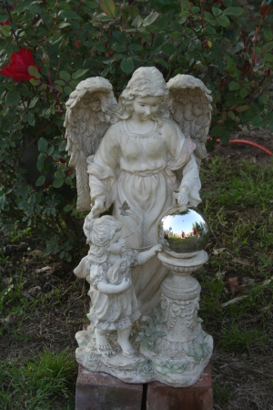 Laura Lewis Photo 22